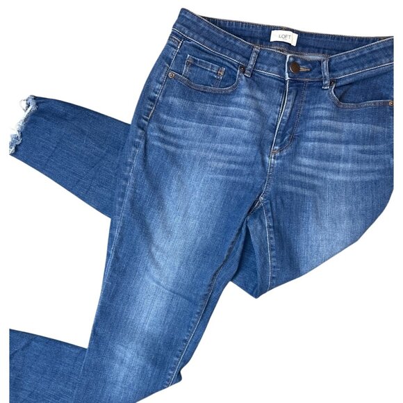 LOFT Outlet Mid-Rise Frayed Hem Curvy Skinny Jeans Size 6 - Picture 3 of 5